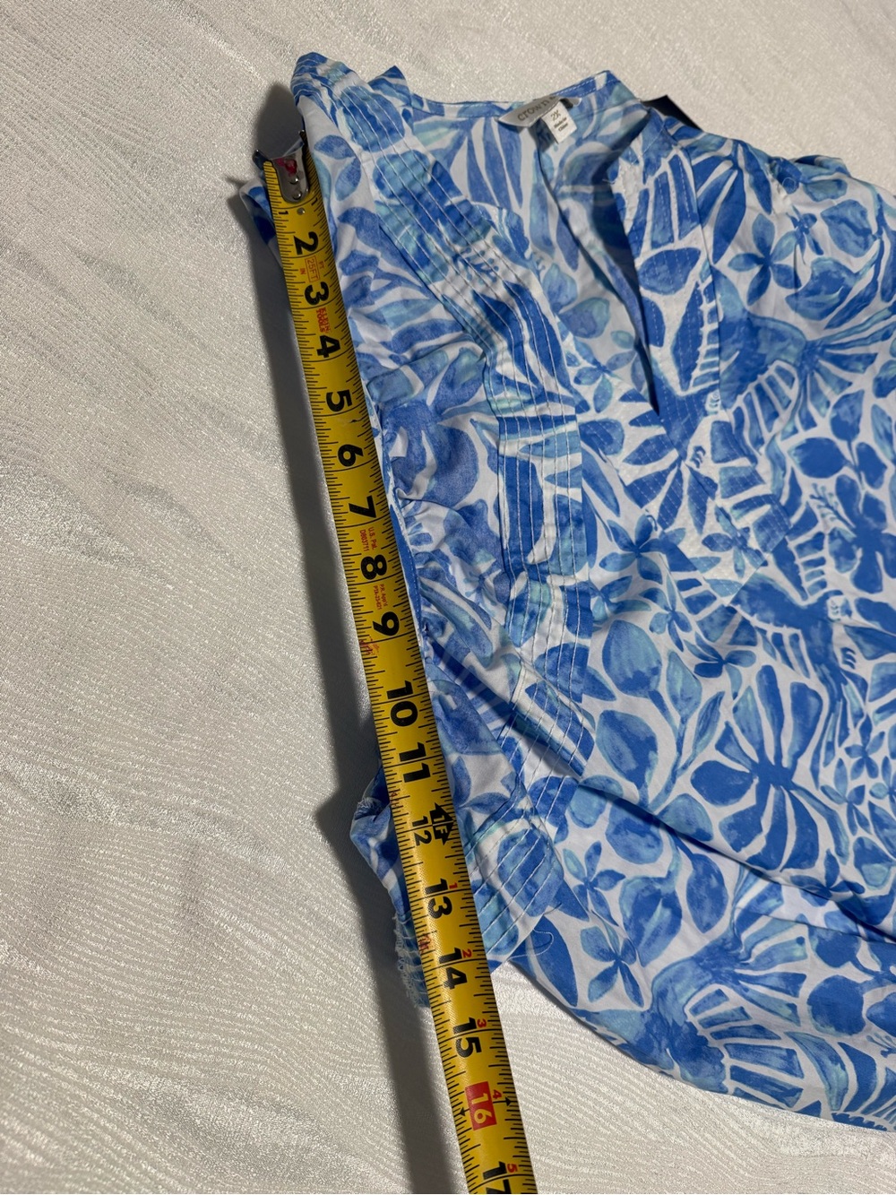 crown & ivy Blue White Floral Ruffle Sleeve blouse - Picture 6 of 8